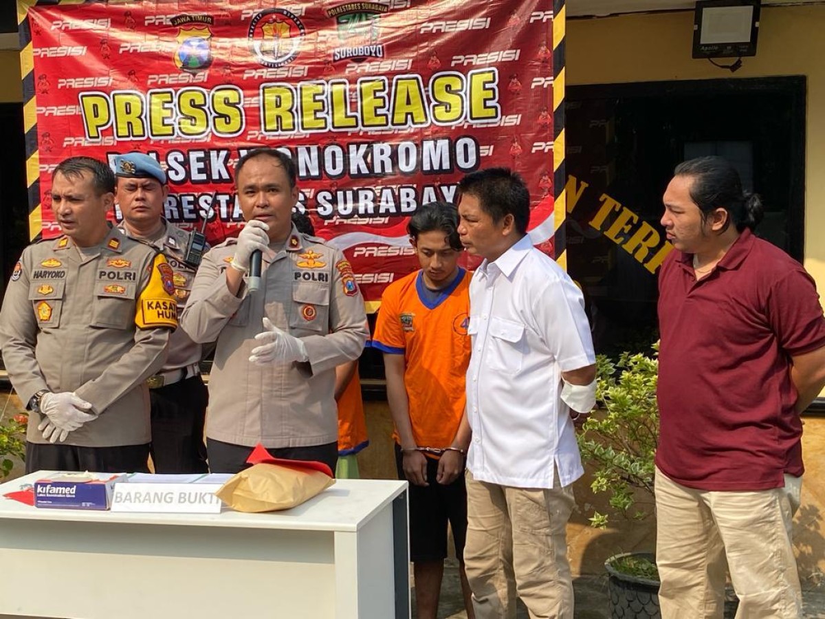 Press rilis di Polsek Wonokromo, (haryo agus/jatimnow.com)