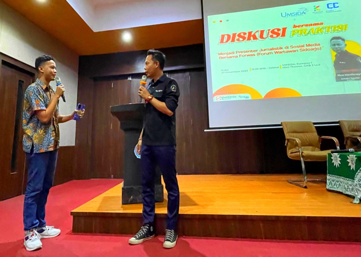 Kegiatan Diskusi Bersama Praktisi yang bertajuk Menjadi Presenter di Sosial Media. (Foto: Ahaddiini HM/jatimnow.com)