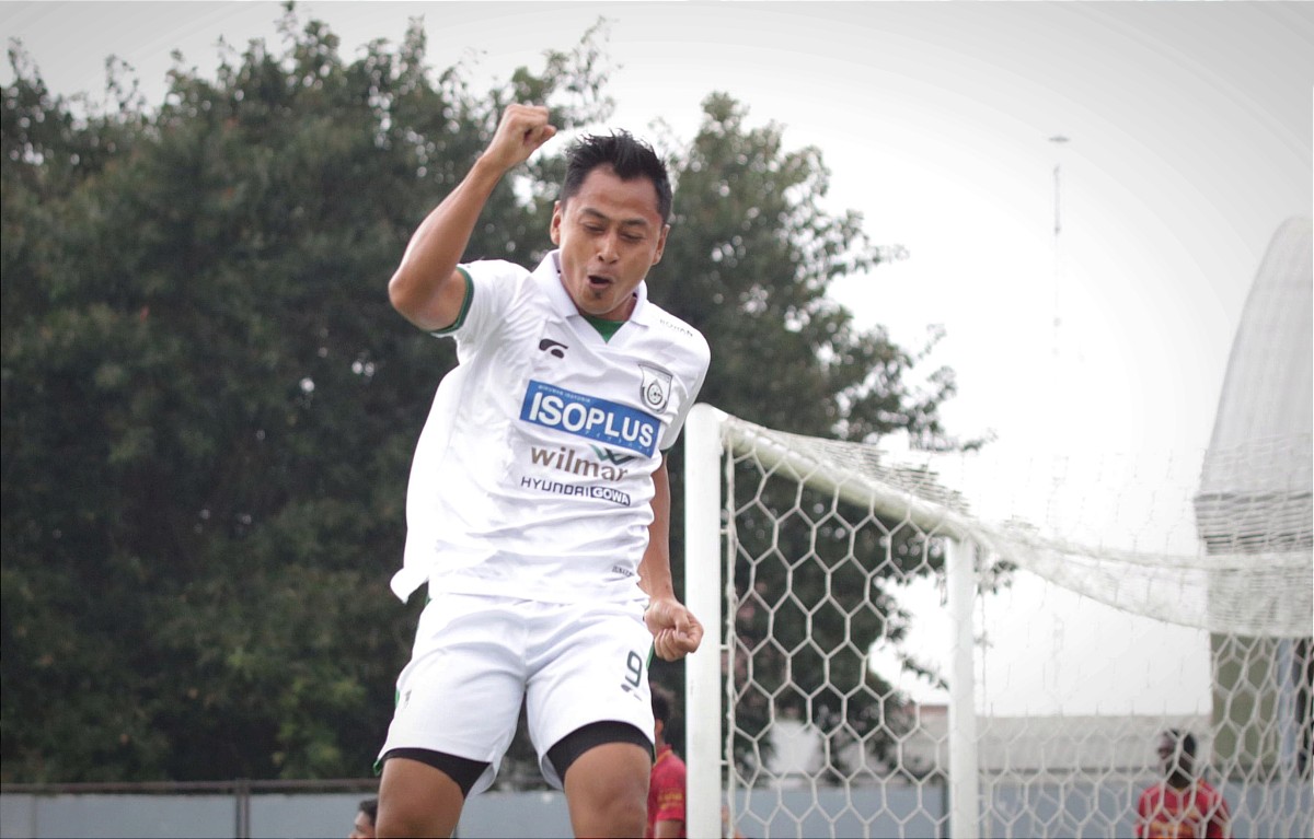 Penyerang Gresik United Samsul Arif saat selebrasi usai mencetak gol ke gawang Persipa Pati (Foto: Gresik United Official for jatimnow.com)