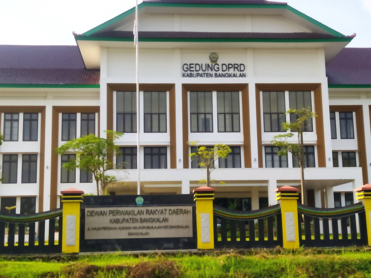 Gedung DPRD Bangkalan. (Foto: Fathor Rahman/jatiimnow.com)