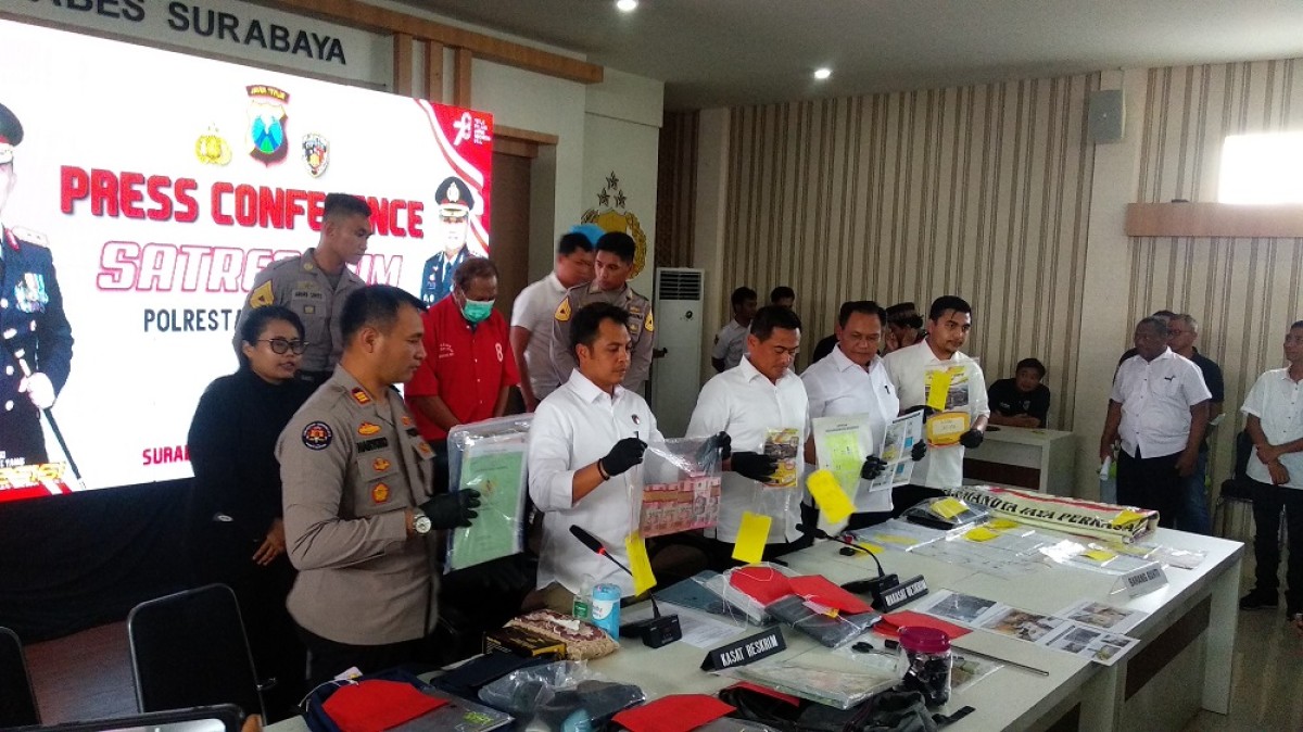 Pres rilis kasus penipuan berkedok jual perumahan. (Foto: Haryo Agus/jatimnow.com)