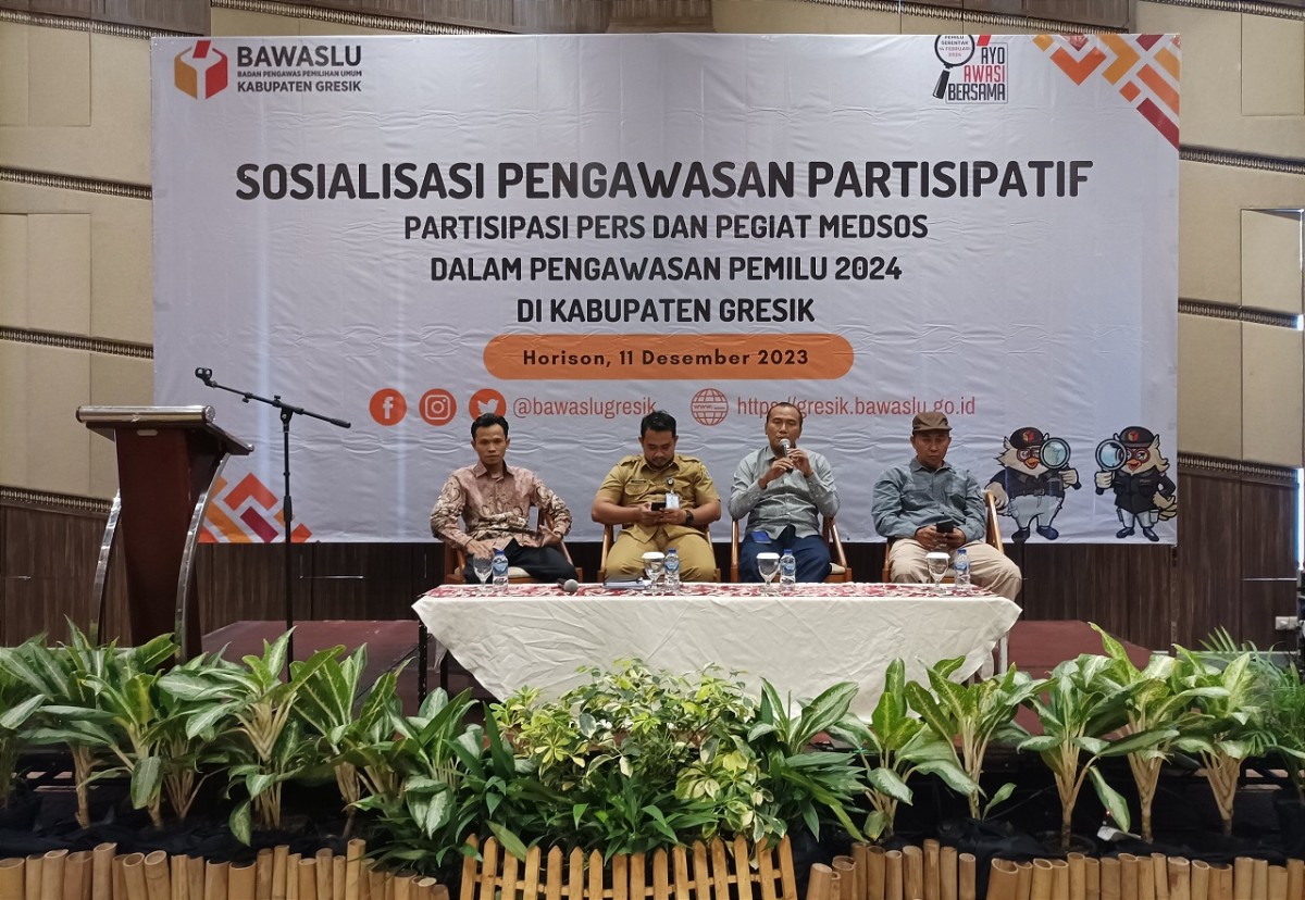 Sosialisasi Pengawasan Parsitipatif dengan tema Partisipasi Pers dan Pegiat Medsos Dalam Pengawasan Pemilu 2024 di Kabupaten Gresik. (Foto: Sahlul Fahmi/jatimnow.com)