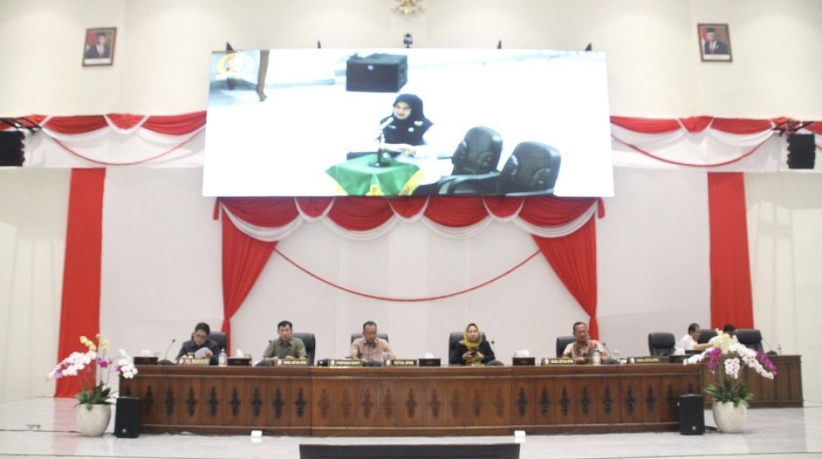 Suasana rapat paripurna DPRD Bojonegoro. (Foto: Misbahul Munir/jatimnow.com)