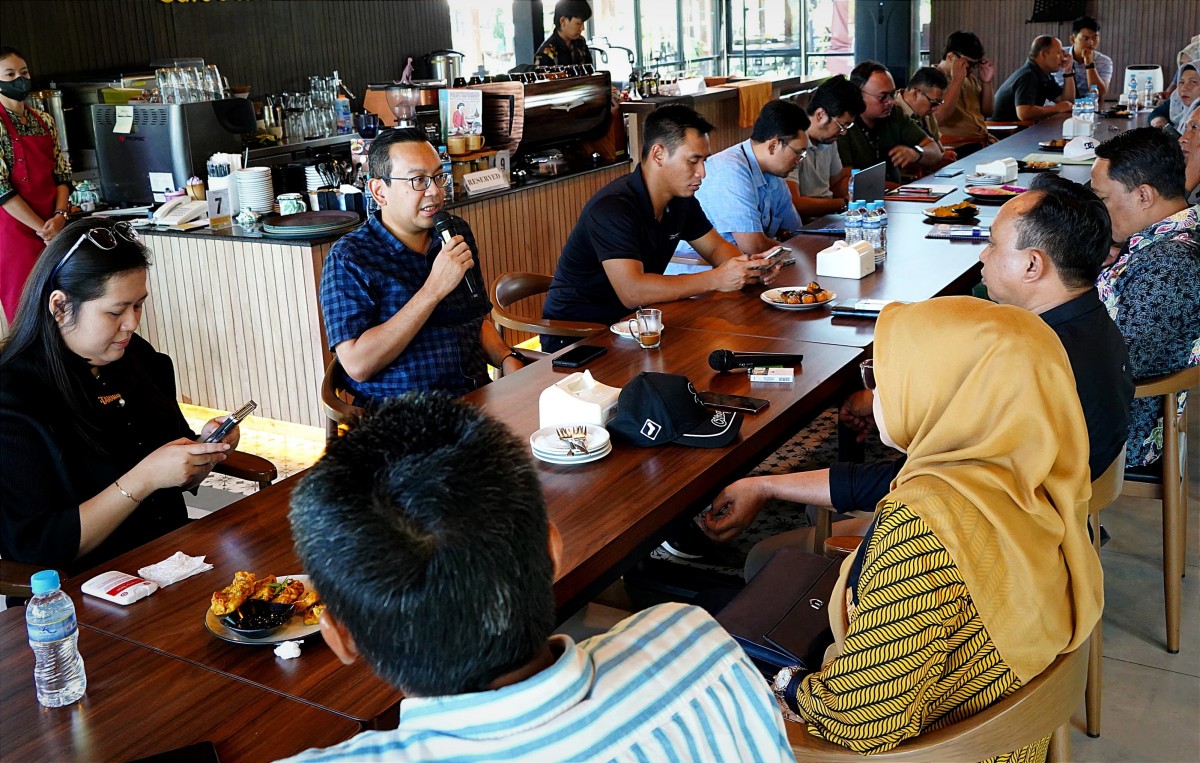 Pertemuan perwakilan PT Petrokimia Gresik dengan Pemkab Gresik membahas percepatan kesepakatan pemanfaatan lahan reklamasi. (Foto: Humas Petrokimia Gresik)