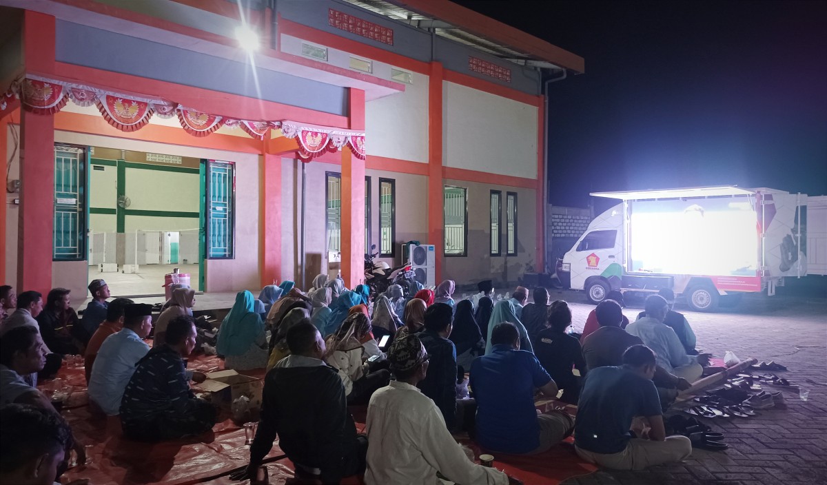 Suasana nonton bareng debat cawapres Pemilu 2024 di GOR Duduk Sampeyan, yang digelar TKD Prabowo Gibran Kabupaten Gresik (Foto: Sahlul Fahmi/jatimnow.com)
