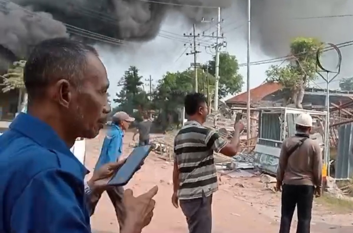 Situasi di lokasi ledakan di Bangkalan. (Foto: Fathor Rahman/jatimnow.com)
