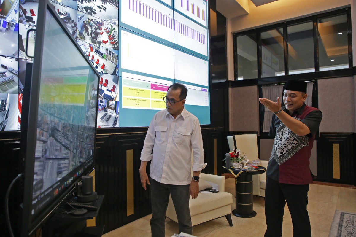 Menhub RI saat menemui Wali Kota Eri di Surabaya (foto: Humas Pemkot Surabaya for jatimnow.com)