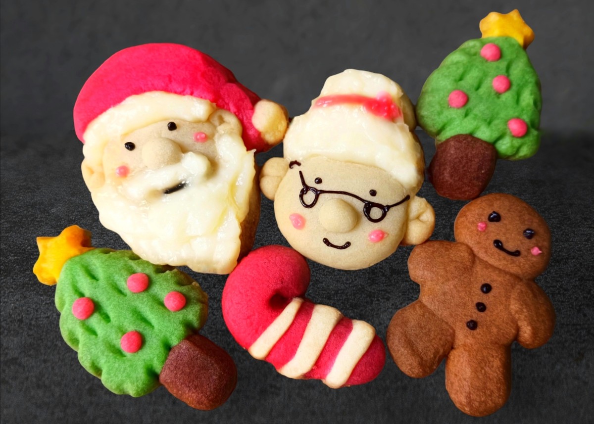 Kue kering karakter Natal. (Foto: Ahaddiini HM/jatimnow.com).