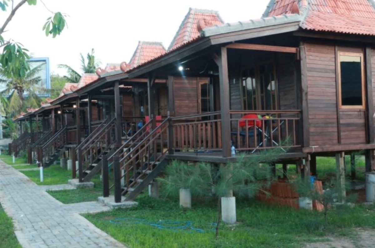 Salah satu resort di Pulau Gili Iyang Sumenep (foto: Muhlis for jatimnow.com)