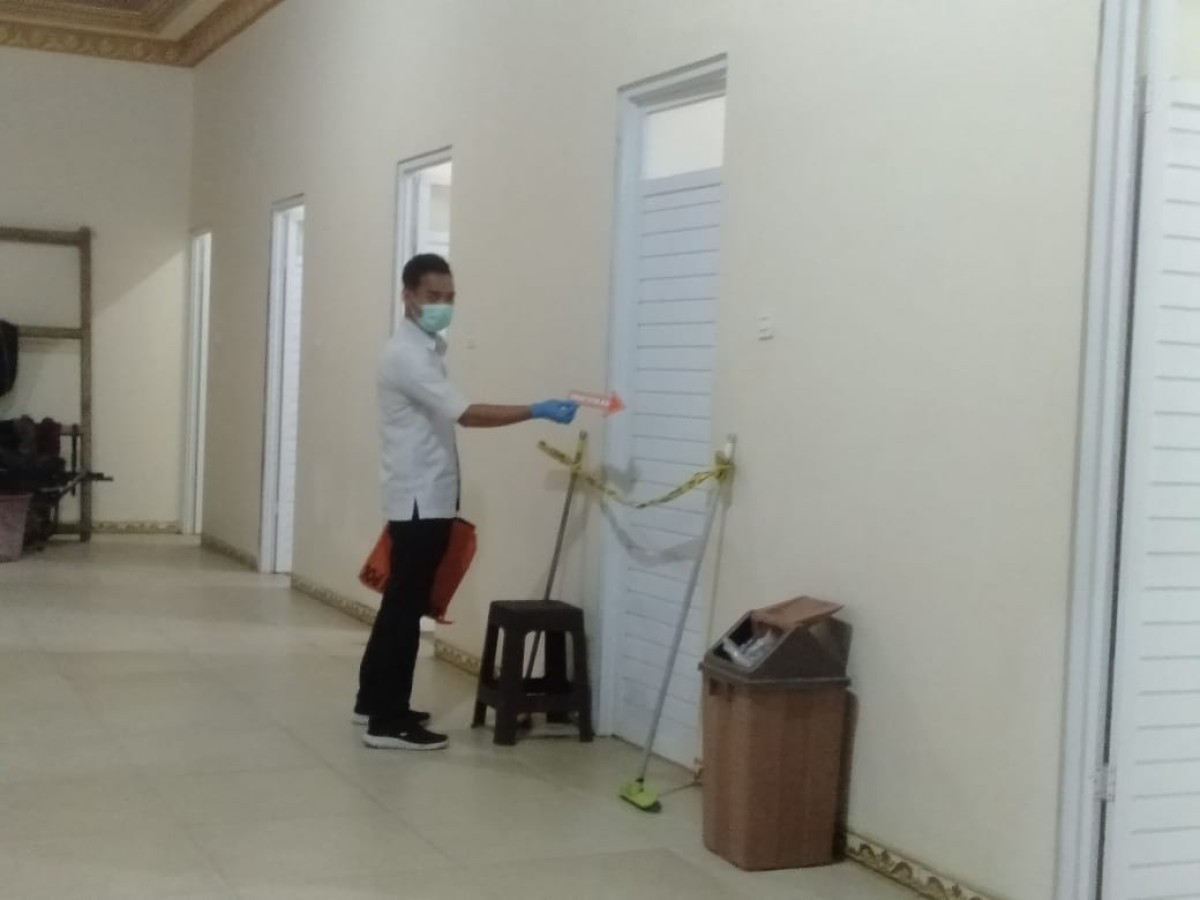 Polisi melakukan olah TKP di lokasi kejadian. (Foto: Dok Polres Blitar for jatimnow.com)