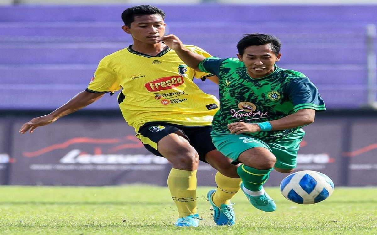 Pemain Perseta Tulungagung 1970 saat melawan PSM Madiun. (Foto: Instagram @Perseta1970)
