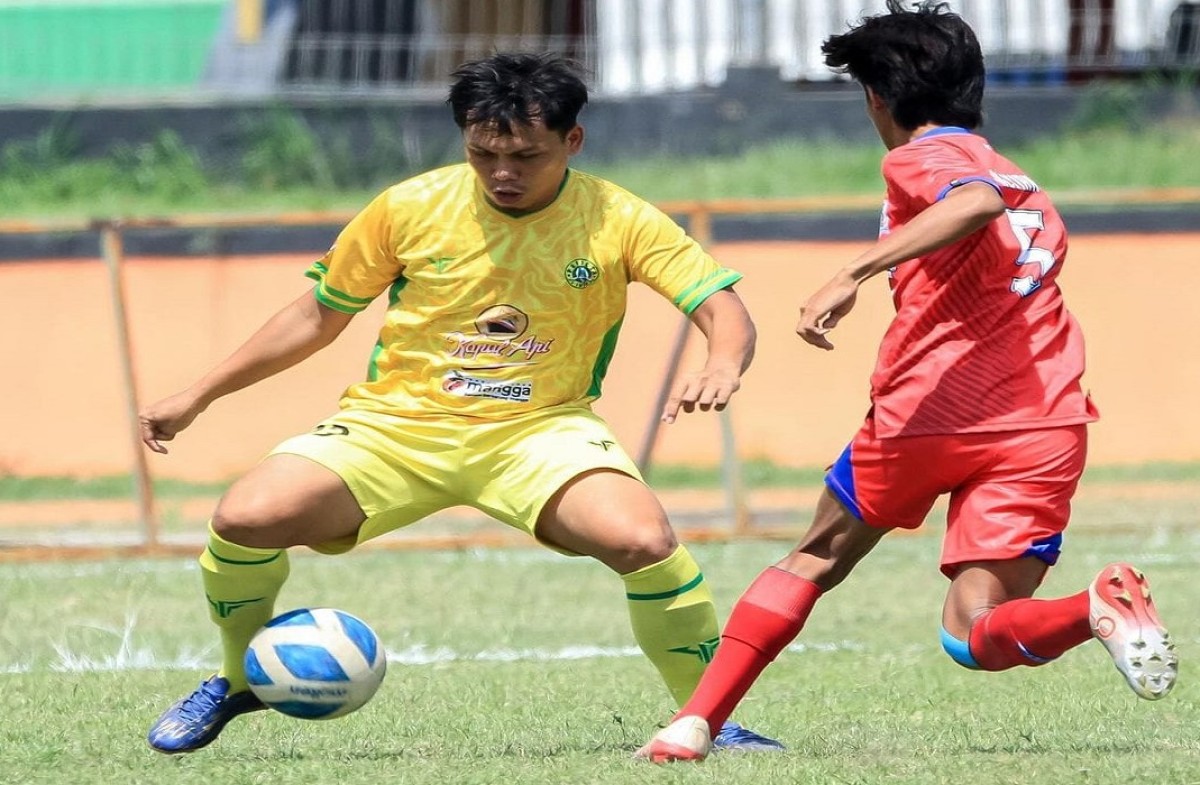 Pemain Perseta Tulungagung 1970 saat melawan Arema Indonesia FC. (Foto: Instagram @ perseta1970)