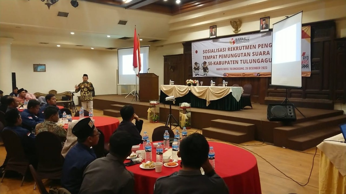 Bawaslu Tulungagung saat mensosialisasikan perekrutan PTPS. (Foto: Bramanta Pamungkas/jatimnow.com)