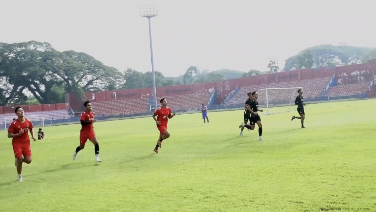 Tes fisik para pemain Persik Kediri. (Foto : Yanuar Dedy/jatimnow.com)