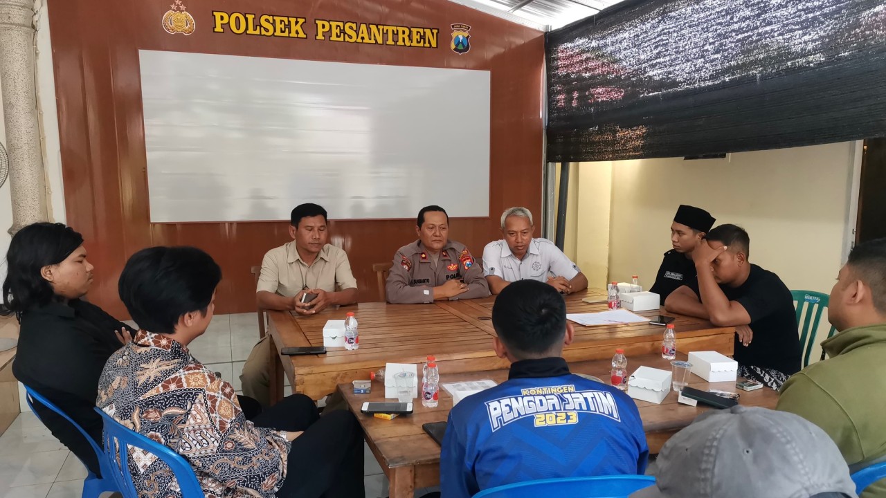 Suasana pertemuan perguruan silat di Kota Kediri. (Foto : Polsek Pesantren for jatimnow.com)