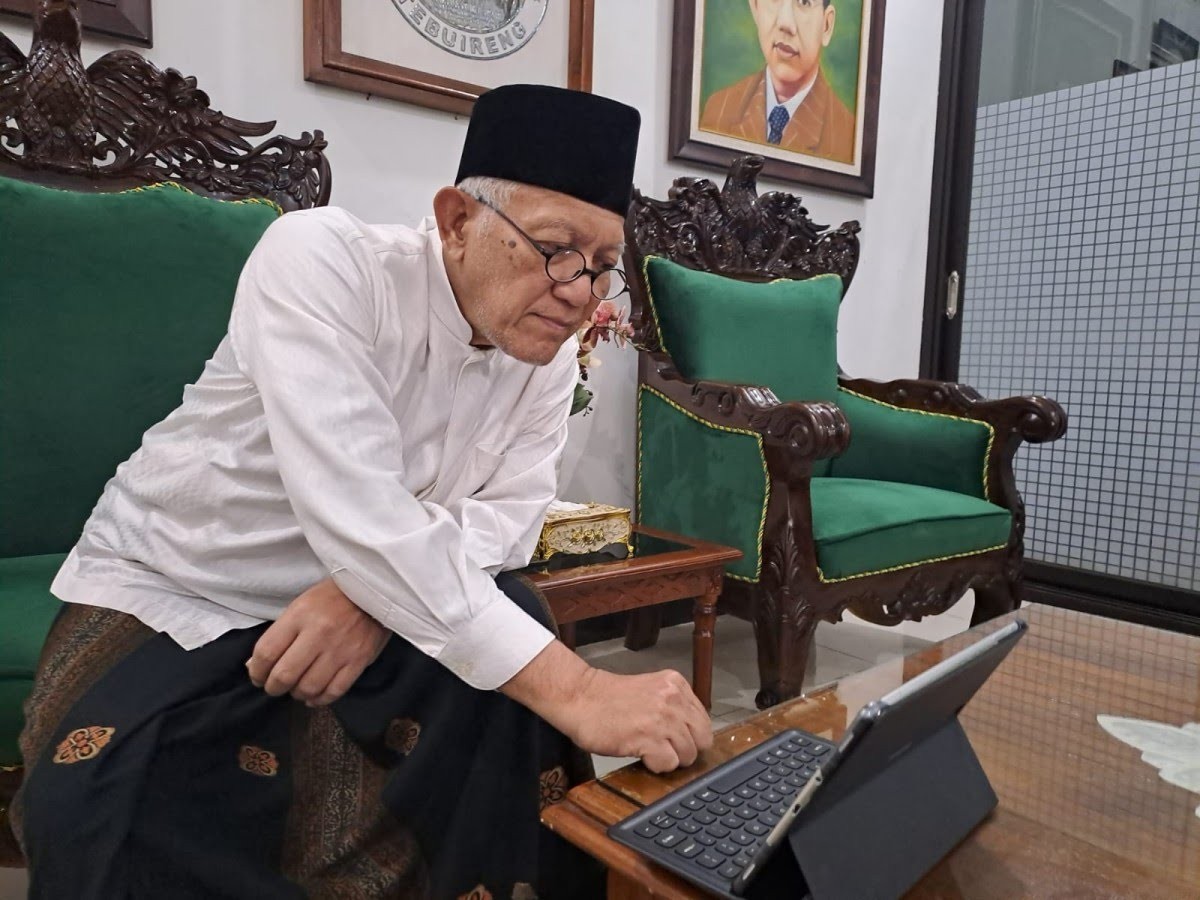 KH Hasyim Asy'ari KH Abdul Hakim Mahfudz (Gus Kikin). (Foto: dok.jatimnow.com)