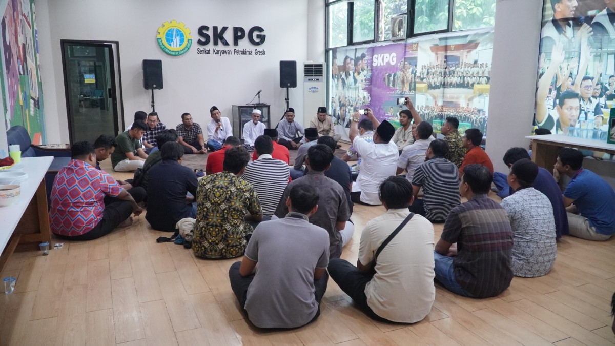 Acara doa bersama serikat karyawan Petrokimia Gresik bersama Habib Muhammad Assegaf (Foto: Panitia acara for jatimnow.com)