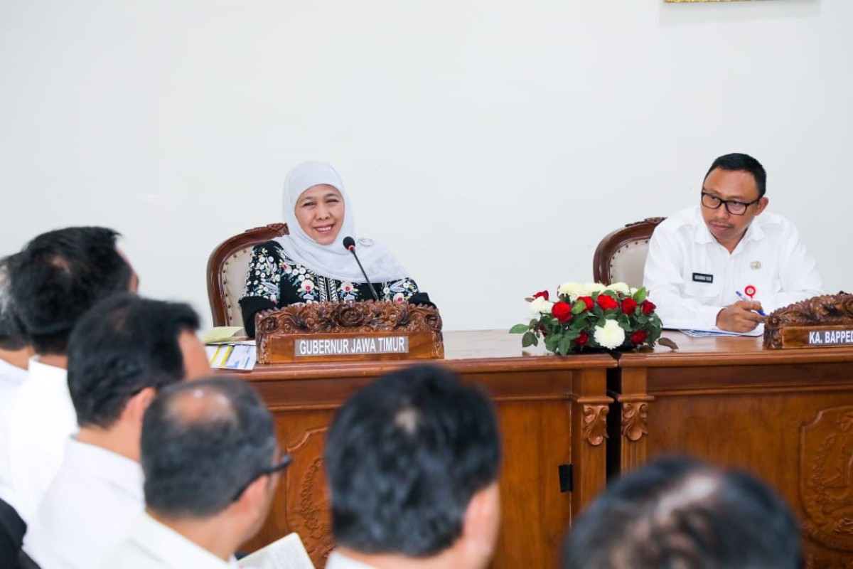 Khofifah Pimpin Rakor Program Kerja 2024: Fokus Sektor Pendapatan