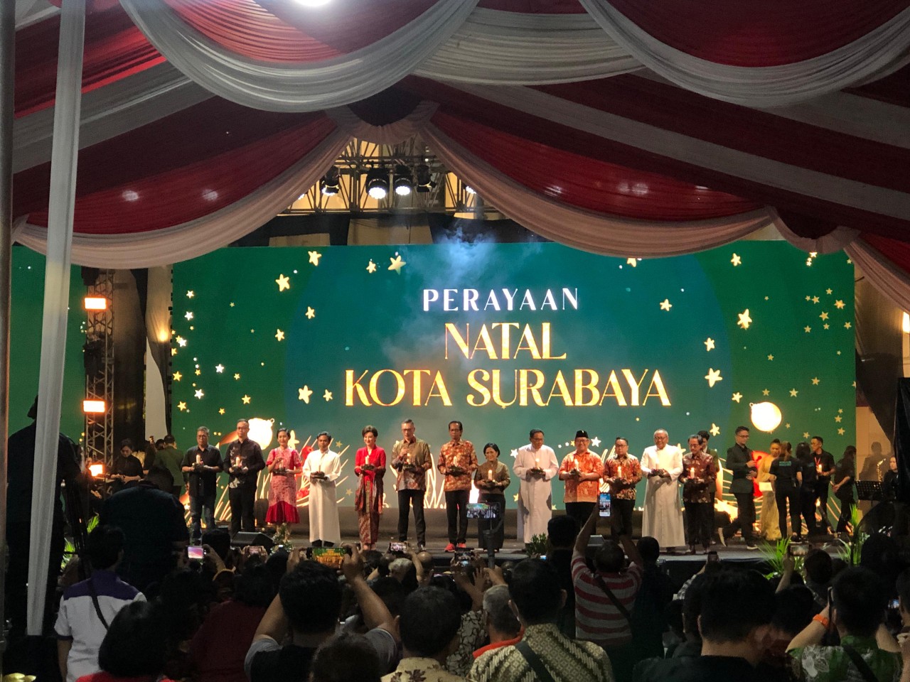Perayaan Natal di Balai Kota Surabaya. (Foto: Junisa/jatimnow.com)