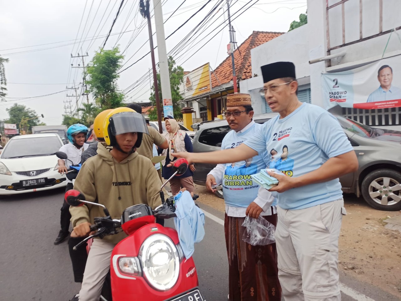 Pendowo Madura Bagi-bagi Kaos Prabowo di Bangkalan, Ini Targetnya