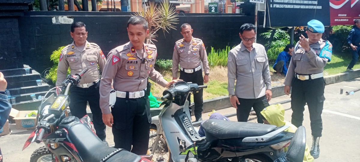Puluhan Motor Knalpot Brong di Mapolresta Malang Kota Diganti Sesuai Standar