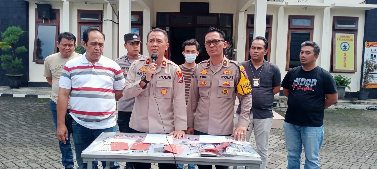 Polisi menggelar ungkap kasus laporan palsu tentang begal di Kota Malang. (Foto : Polsek Lowokwaru