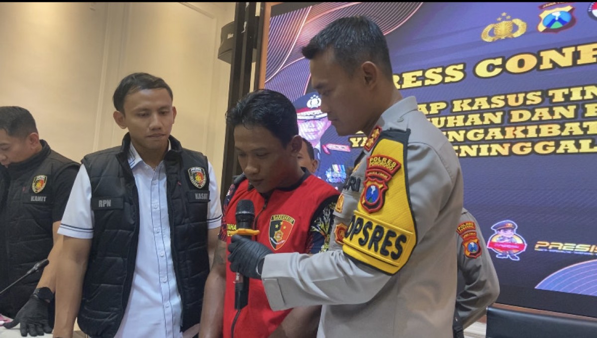 Tersangka Prasetyo dihadirkan saat pres rilis di Polres Ponorogo. (Foto: Ahmad Fauzani/jatimnow.com)
