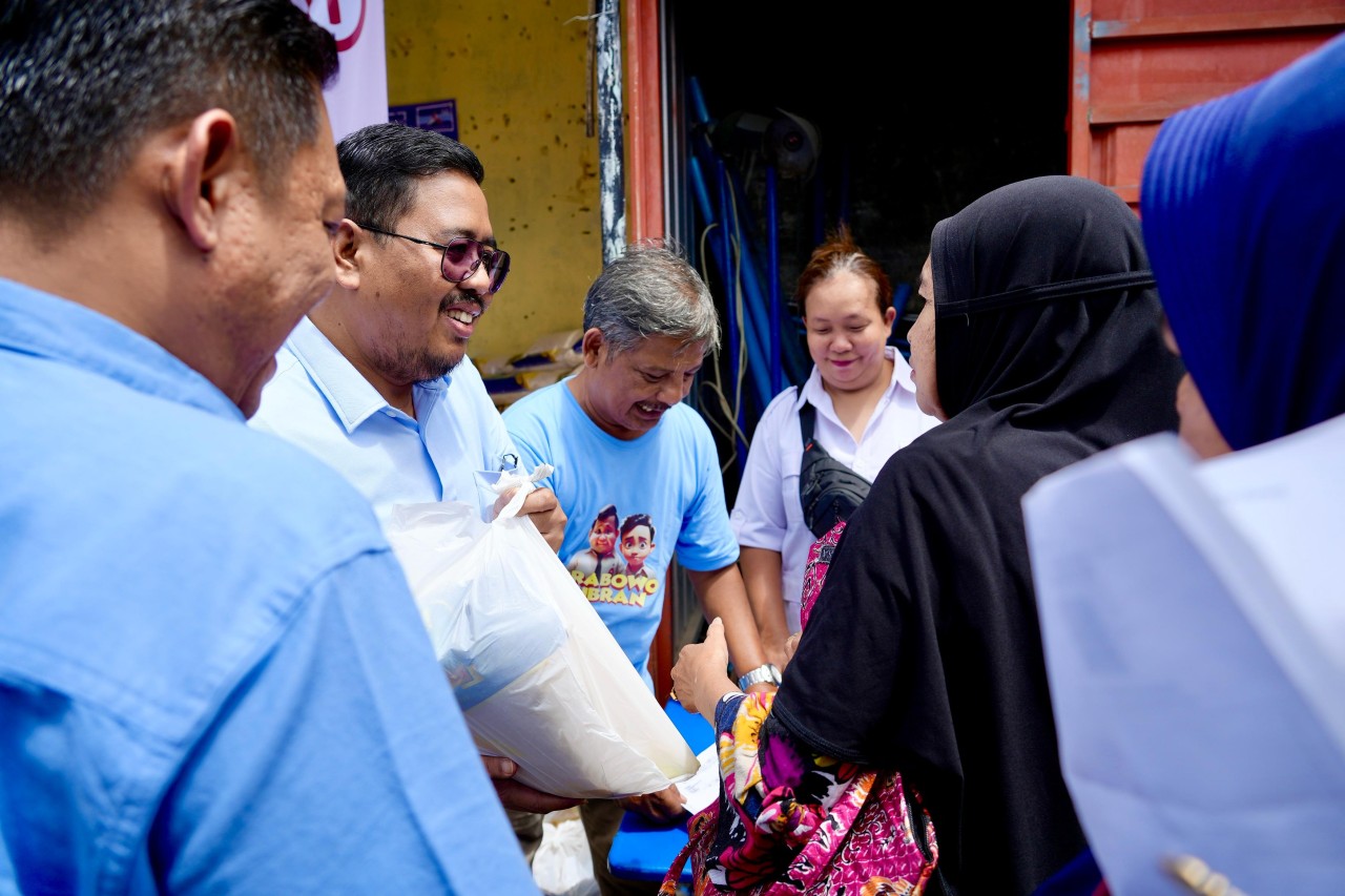 Ketua Gerindra Jatim Anwar Sadad saat membaur bersama warga di Kota Kediri (foto: Fad for jatimnow.com)