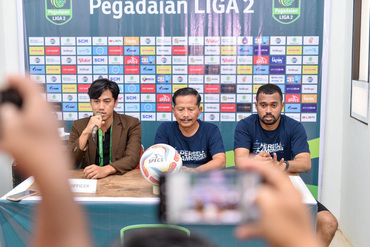 Konferensi pers sehari sebelum pertandingan Persela menjamu Deltras Sidoarjo. (Foto : Persela for jatimnow.com)