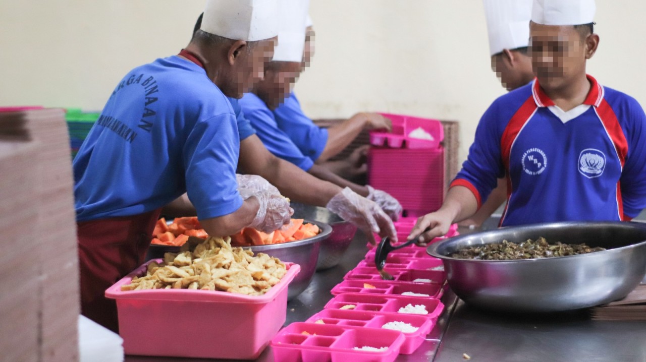 Aktivtas di dapur Lapas Kediri. (Foto: Lapas Kediri for jatimnow.com)