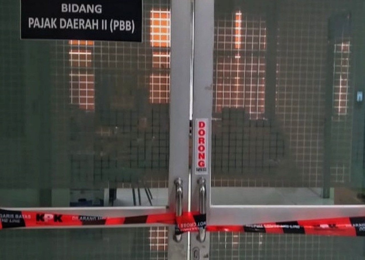 Salah satu ruangan Kabid BPPD Sidoarjo disegel KPK. (Foto: Ahaddiini HM/jatimnow.com)