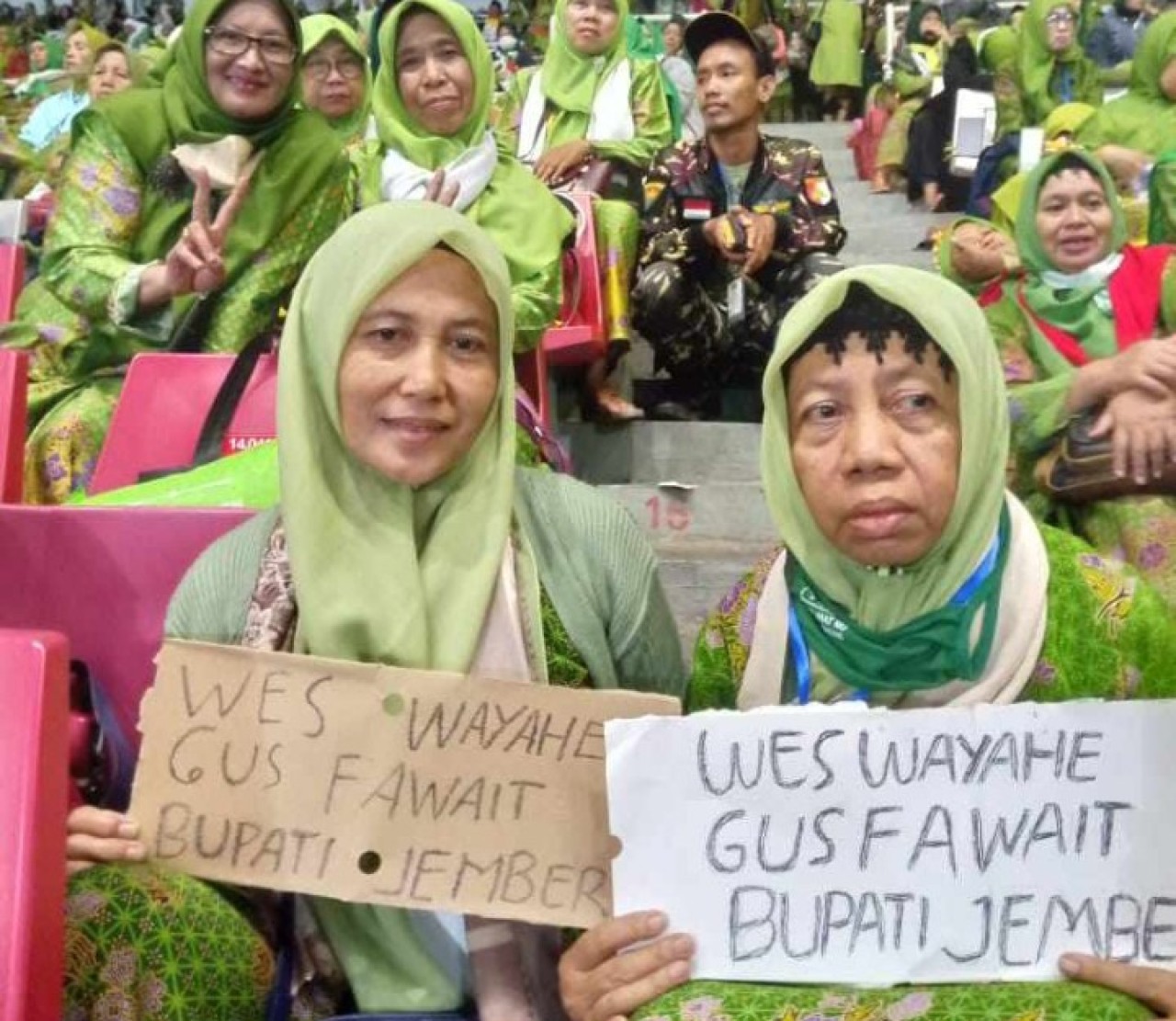 Tulisan-tulisan dukungan untuk Muhammad Fawait maju Pilbup Jember bertebaran saat Harlah Muslimat di GBK. (Foto: tangkapan layar)