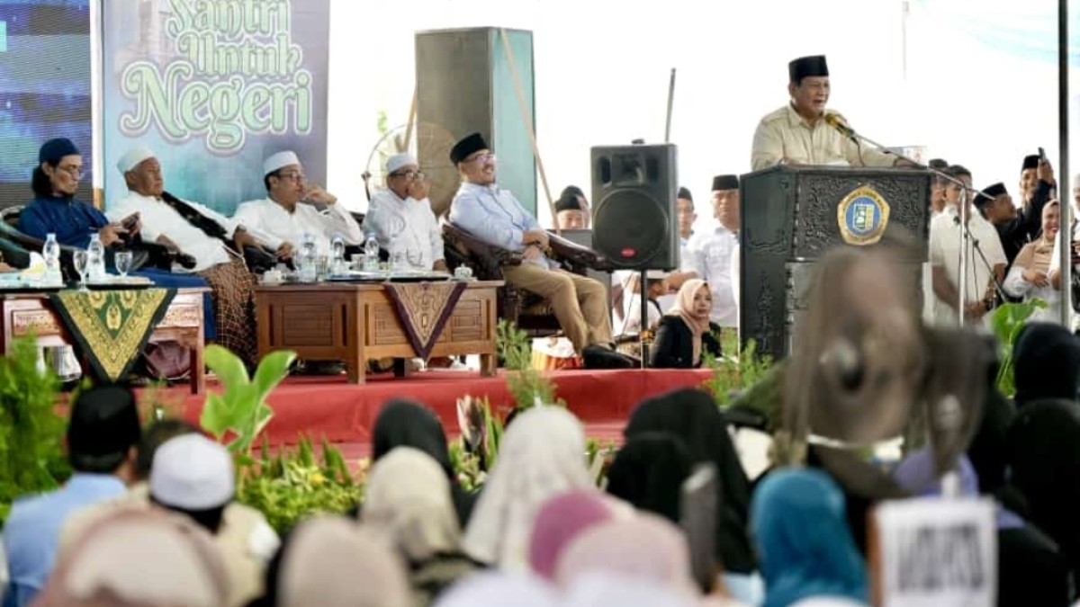Prabowo Dinobatkan jadi Sahabat Santri Indonesia di Ponpes Genggong Probolinggo