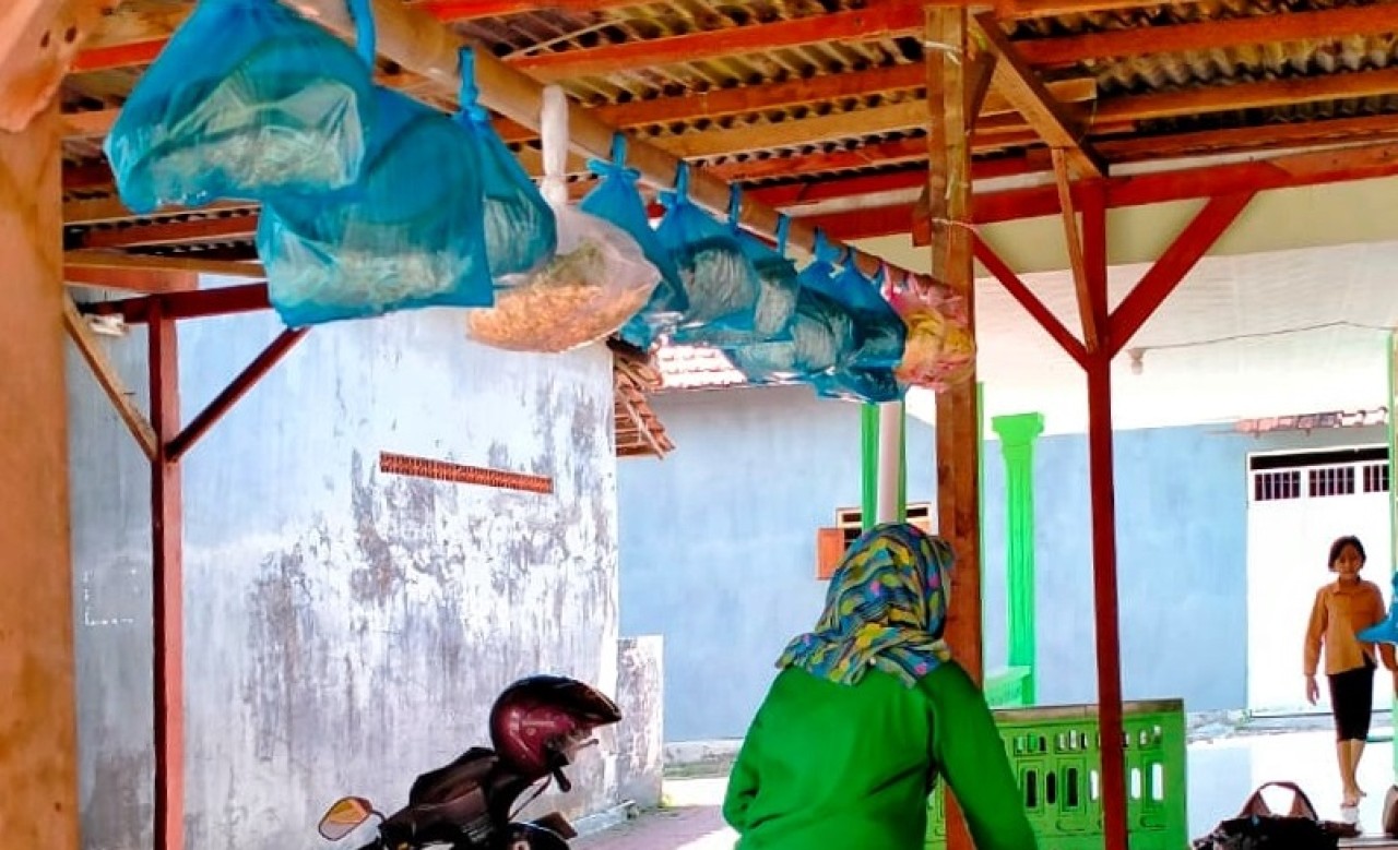 Agenda Jumat berkah yang diadakan Sedekah Centelan Sidoarjo. (Foto: Ahaddiini HM/jatimnow.com)