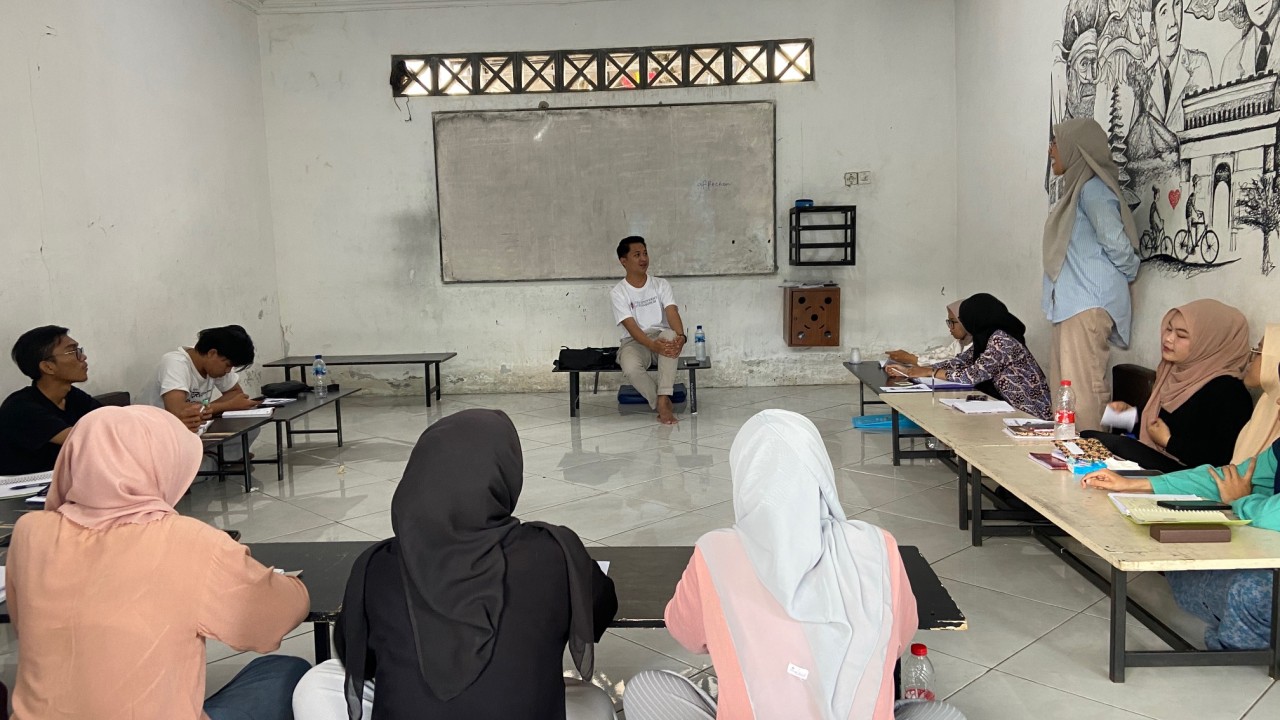 Aktivitas belajar di Global English Kampung Inggris Pare. (Foto: Yanuar Dedy/jatimnow.com)