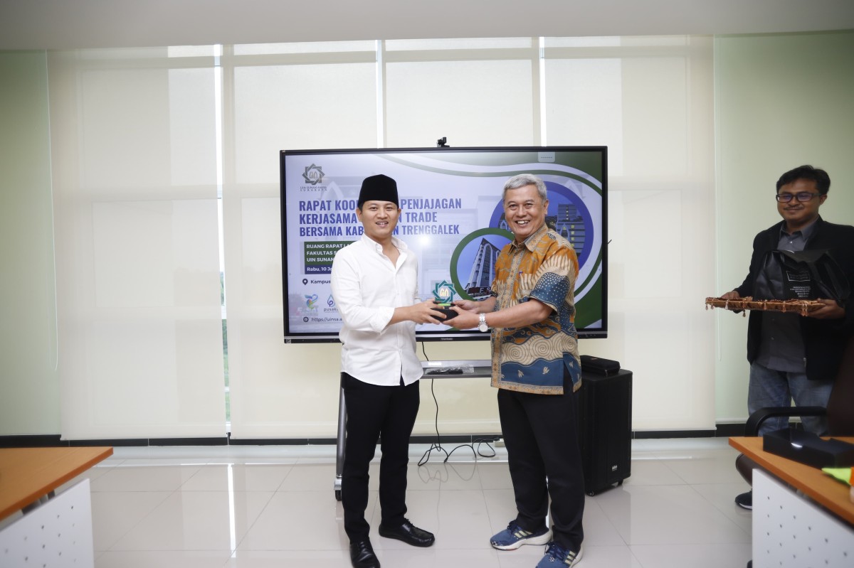 Bupati Trenggalek, Mochamad Nur Arifin usai mengikuti diskusi di UINSA. (Foto: Dok Prokopim Pemkab Trenggalek for jatimnow.com)