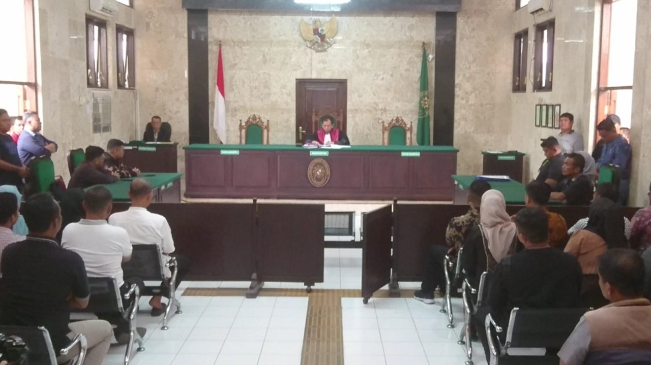 Sidang praperadilan kasus penganiayaan yang menyebabkan korban meninggal dunia di PN Tulungagung. (Foto: Bramanta Pamungkas/jatimnow.com)