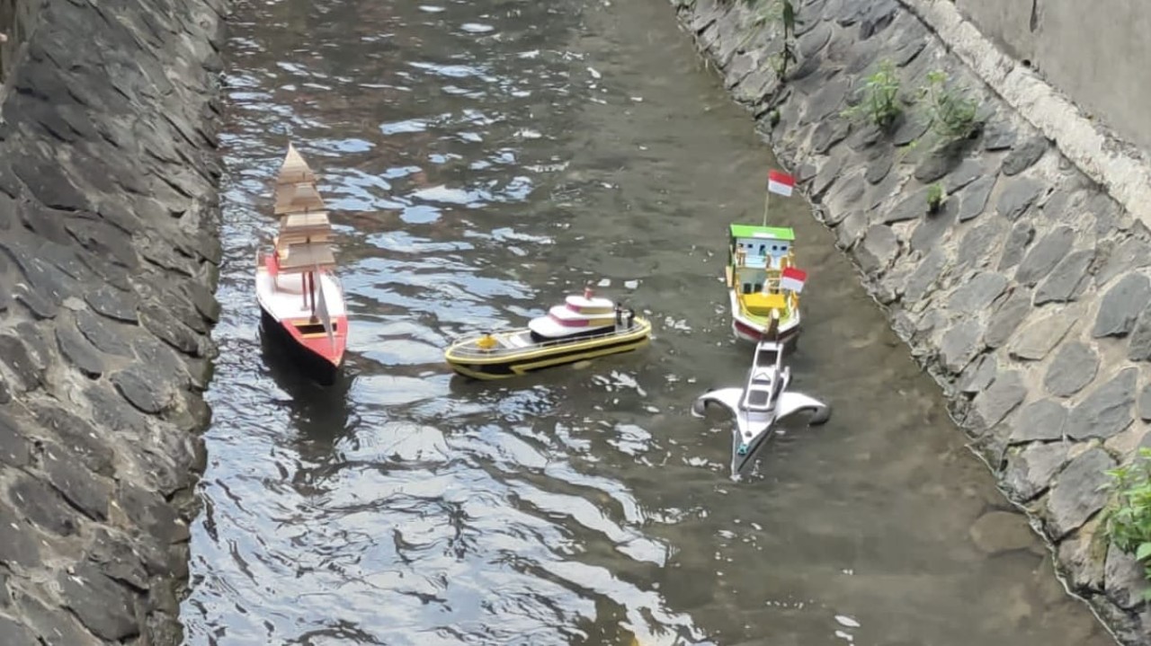 Suasana perlombaan perahu di Kediri. (Foto-foto: Yanuar Dedy/jatimnow.com)