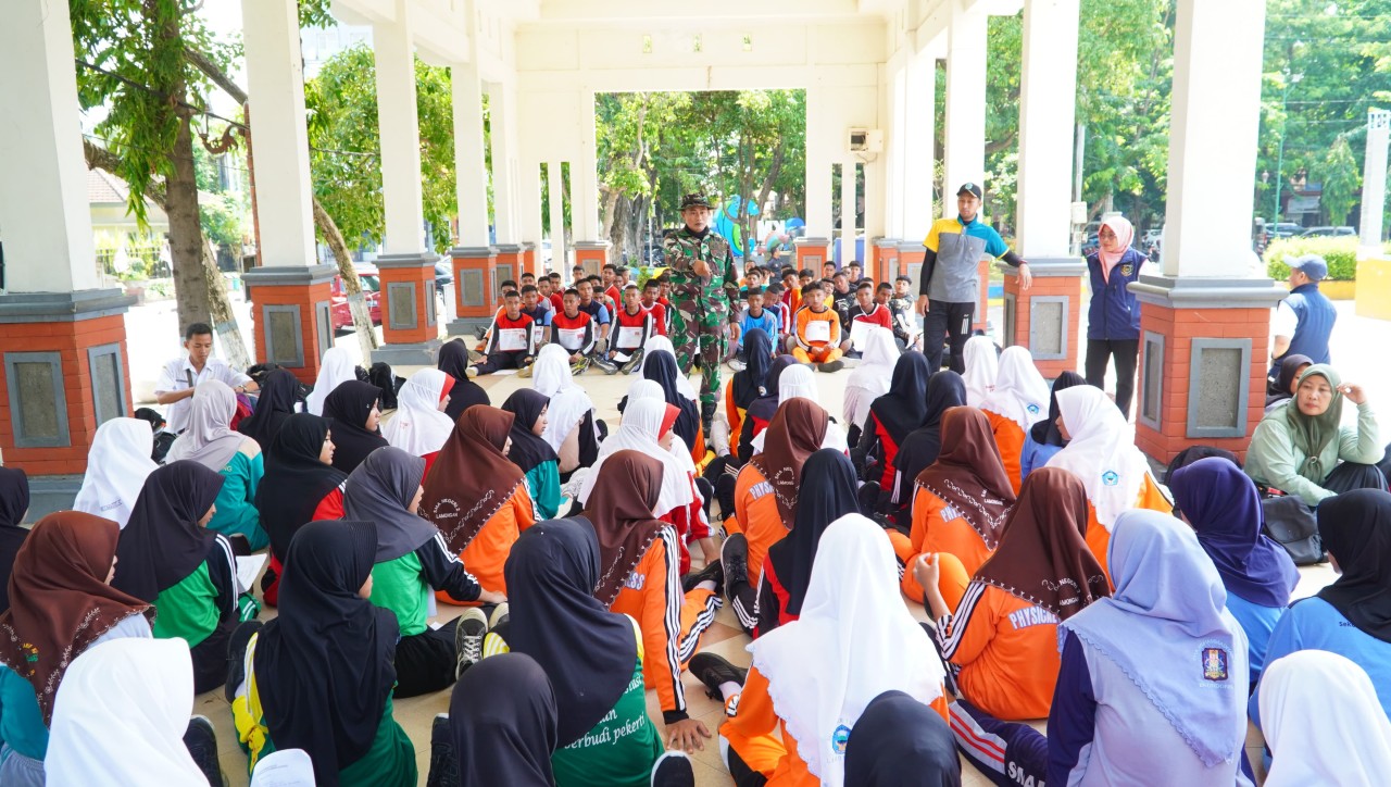 Ratusan pelajar Lamongan saat mengikuti seleksi tahap awal Paskibraka 2024, Capaska di Alun-Alun Lamongan. (Foto: Humas Pemkab Lamongan for jatimnow.com)