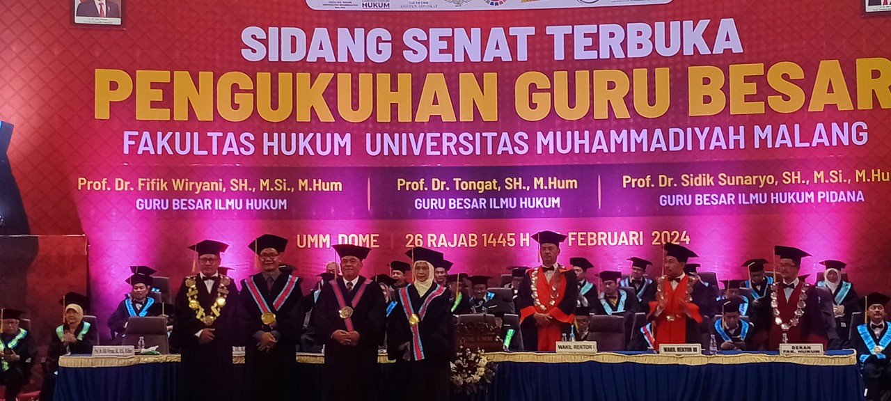 Pengukuhan tiga guru besar dari Fakultas Hukum, Universitas Muhammadiyah Malang yakni Profesor Sidik Sunaryo, Profesor Tongat dan Profesor Fifik Wiryani di Dome UMM. (Foto: Gerhana/jatimnow.com)