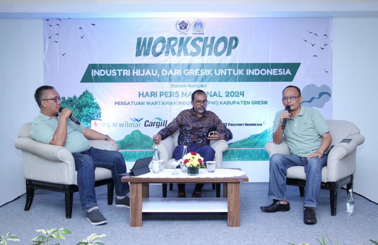Workshop Green Journalism yang diselenggarakan PWI Gresik dengan menghadirkan narasumber dari DPRD Gresik dan PT Freeport Indonesia. (Foto-foto: Sahlul Fahmi/jatimnow.com)