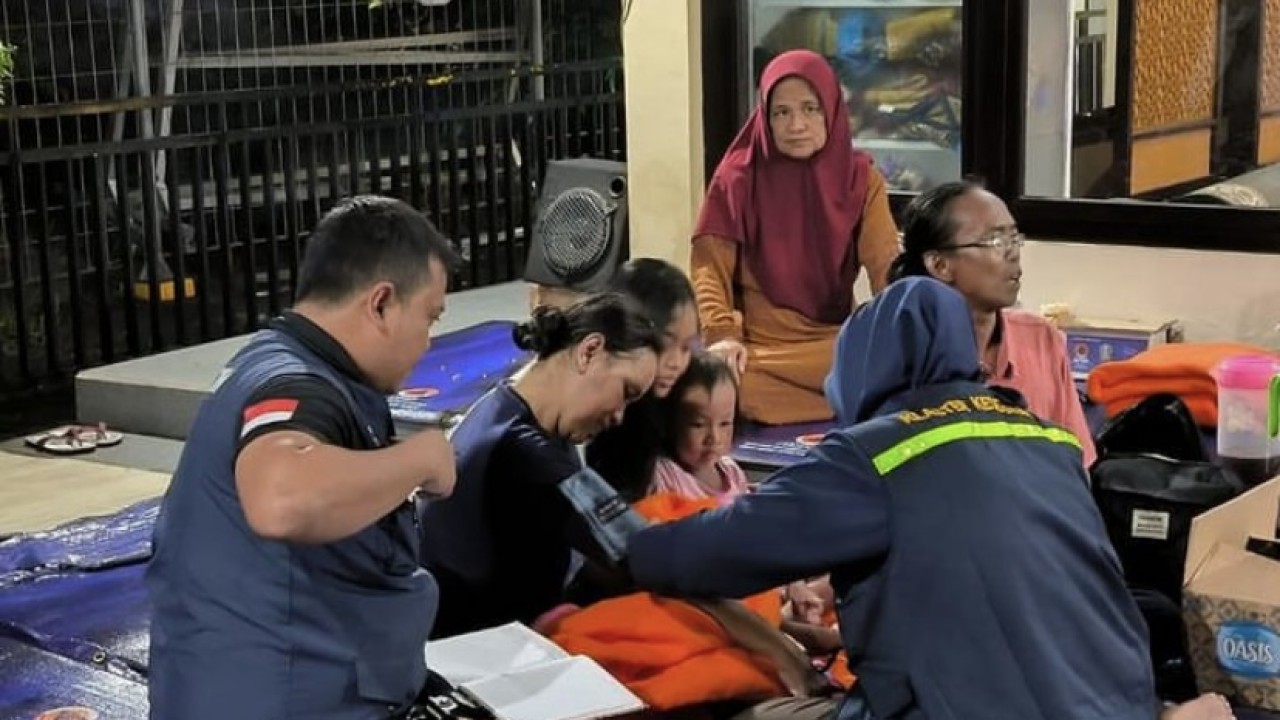 Suasana di posko pengungsian BPBD Jatim. (Instagram/@bpbd_jatim)