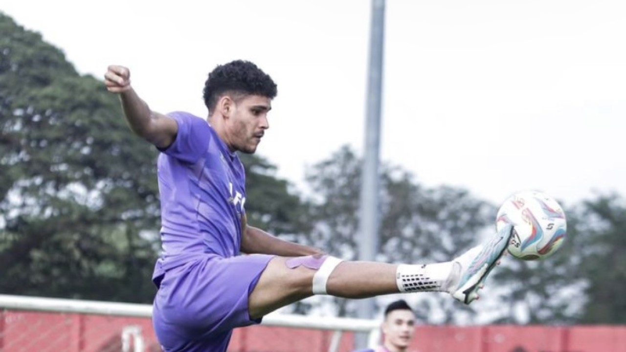 Cara Persik Kediri Melepas Jefinho Tuai Pujian, Suporter: Respect!