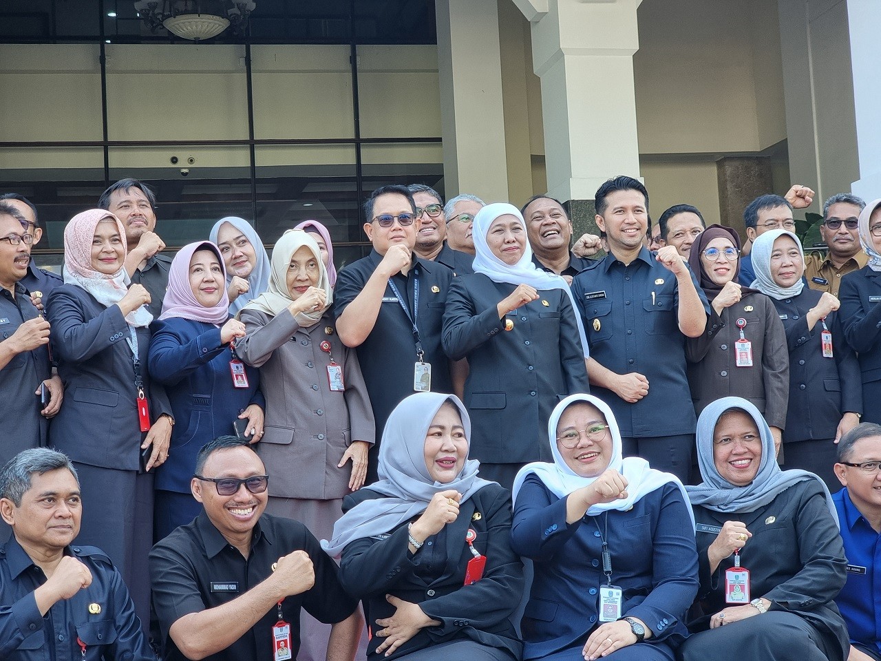 Khofifah Bicarakan Pj Gubernur Jatim sambil Melirik Seseorang, Siapa Dia?