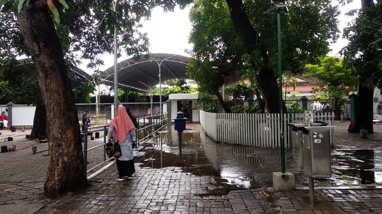 Suasana kawasan makam Sunan Ampel Rabu (7/2/2024). (Foto: Haryo Agus/jatimnow.com)