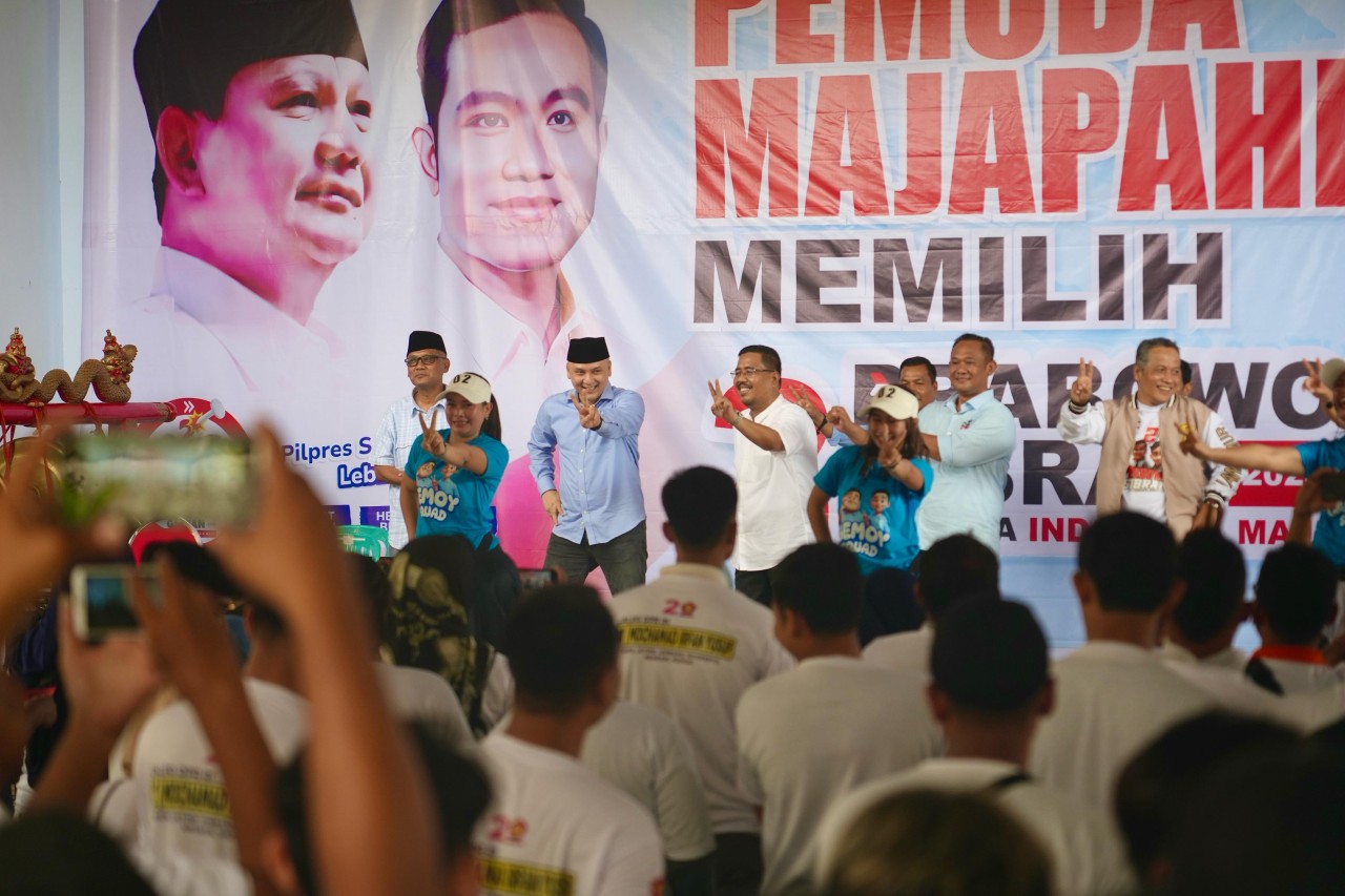 Moment Gus Sadad joget Gemoy bareng ribuan pemuda Mojokerto Raya (foto: Fad for jatimnow.com)