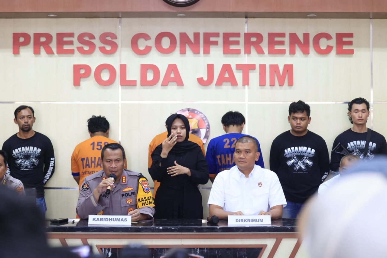 Tersangka jambret telah ditangkap dan diamankan di Polda Jatim (foto: Polda Jatim for jatimnow.com)