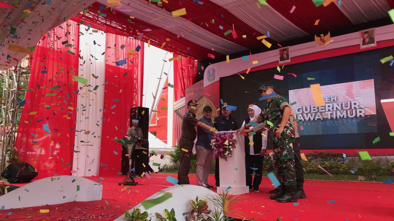 Gubernur Khofifah Resmikan Pasar Baru Kertosono di Nganjuk