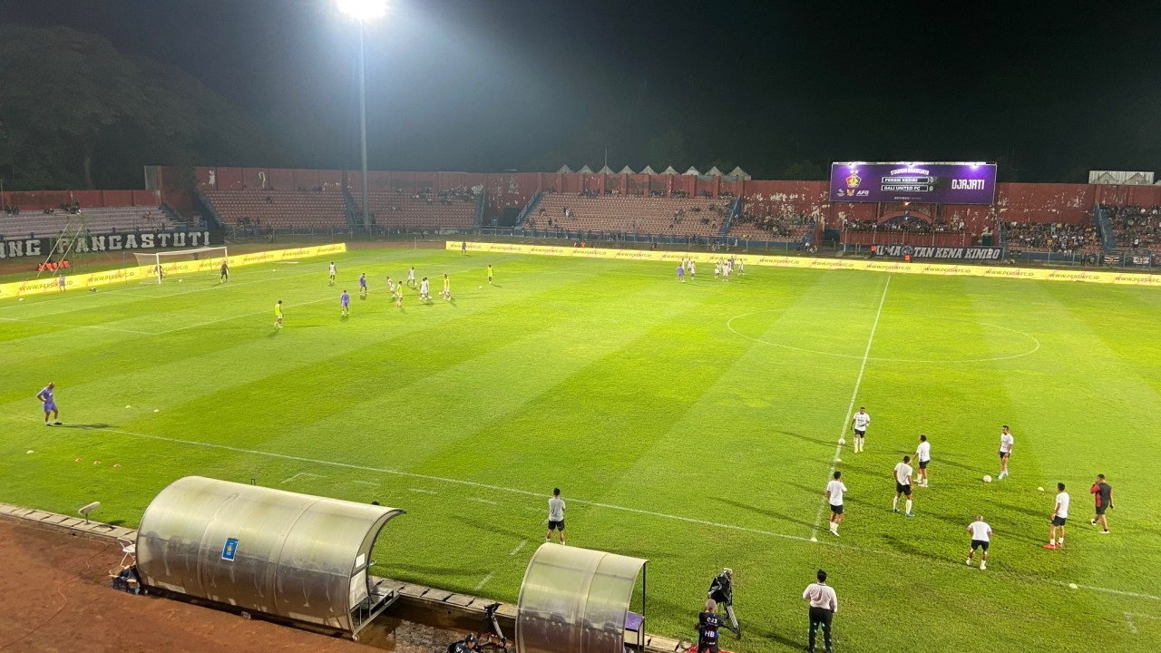Suasana di Stadion Brawijaya Kediri jelang kick off. (Foto: Yanuar Dedy/jatimnow.com)