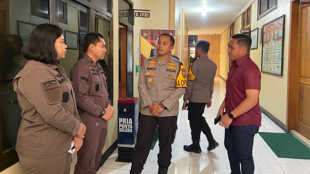 Kapolres Kediri Kota AKBP Bramastyo Priaji usai rekonstruksi. (Foto: Yanuar Dedy/jatimnow.com)